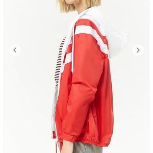 black windbreaker🤍